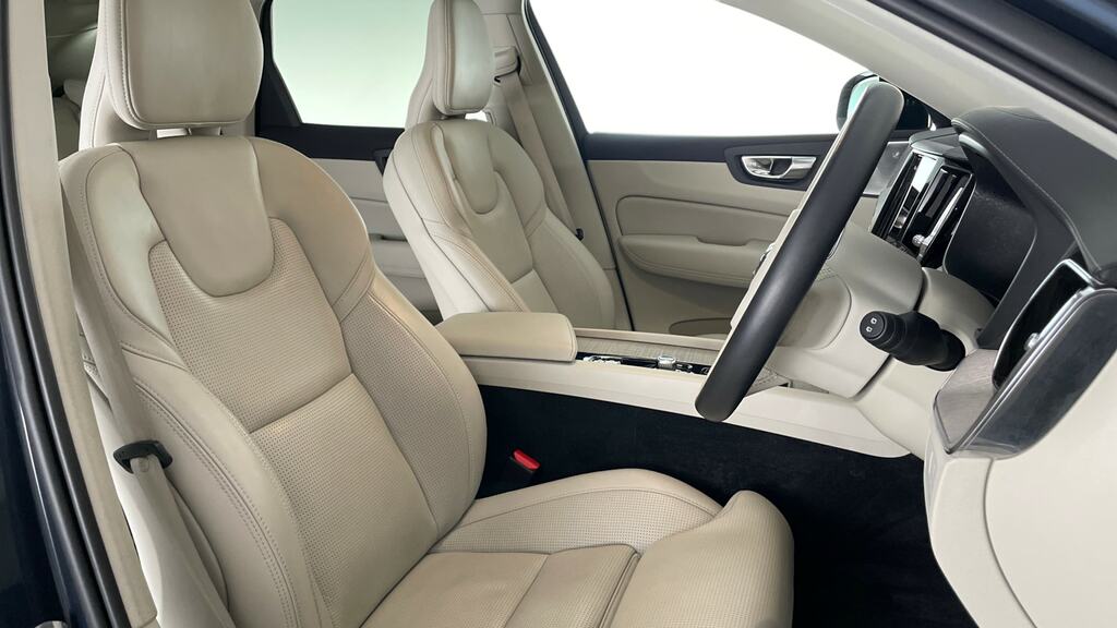 Volvo XC60 Recharge Inscription Pro, T8 Awd Plug-in Hybrid White #10
