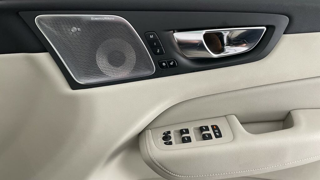 Volvo XC60 Recharge Inscription Pro, T8 Awd Plug-in Hybrid White #21