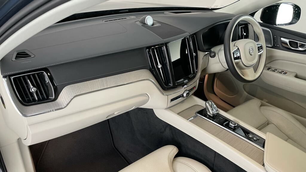 Volvo XC60 Recharge Inscription Pro, T8 Awd Plug-in Hybrid White #11