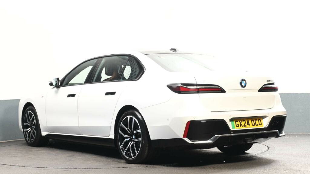 BMW i7 335Kw Edrive50 M Sport 105.7Kwh White #2