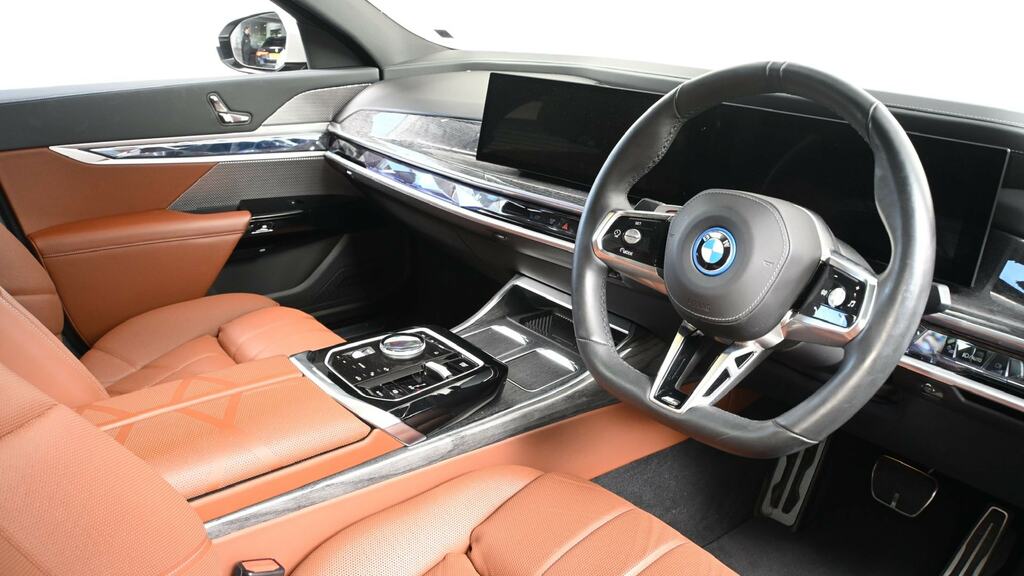 BMW i7 335Kw Edrive50 M Sport 105.7Kwh White #6