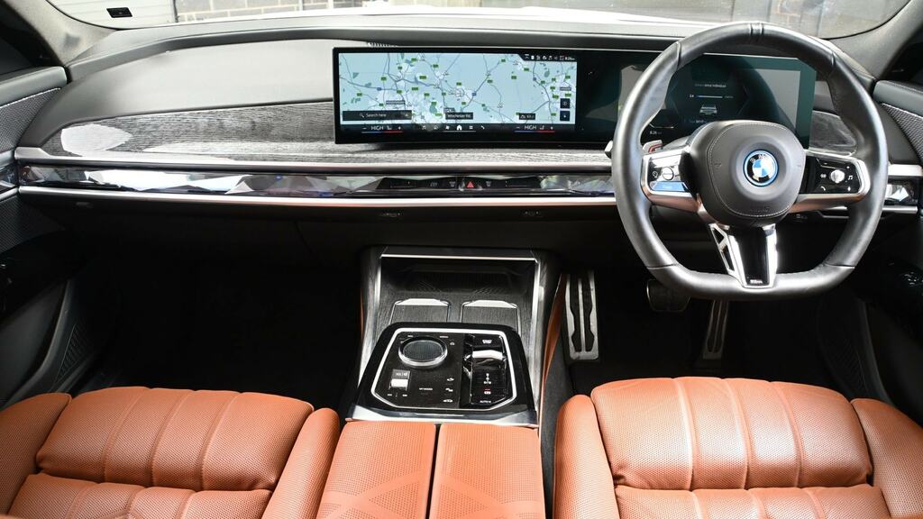 BMW i7 335Kw Edrive50 M Sport 105.7Kwh White #4