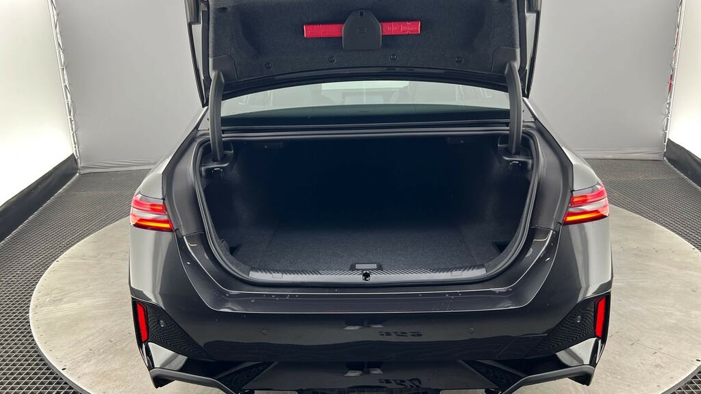BMW i5 250Kw Edr40 M Sport Pro 84Kwh At Teccmf22kw Grey #13