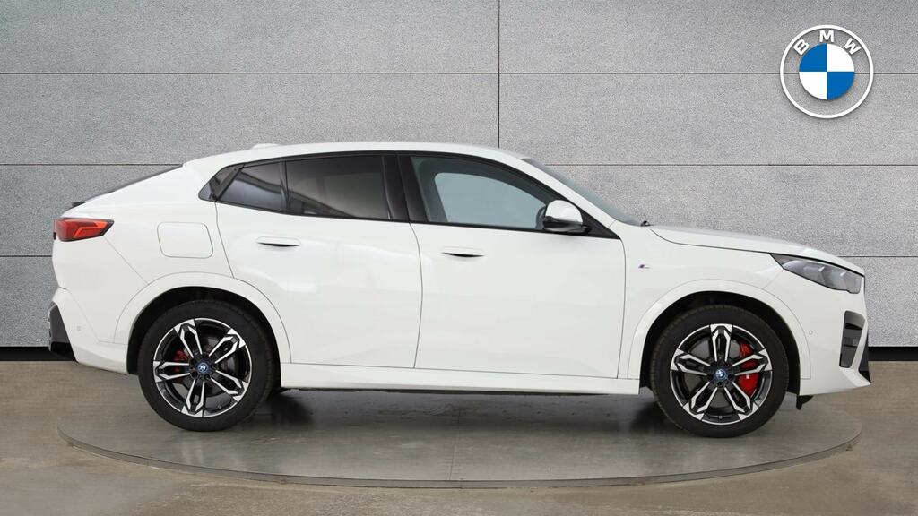 BMW iX2 150Kw Edrive20 M Sport 65Kwh Techpro White #3