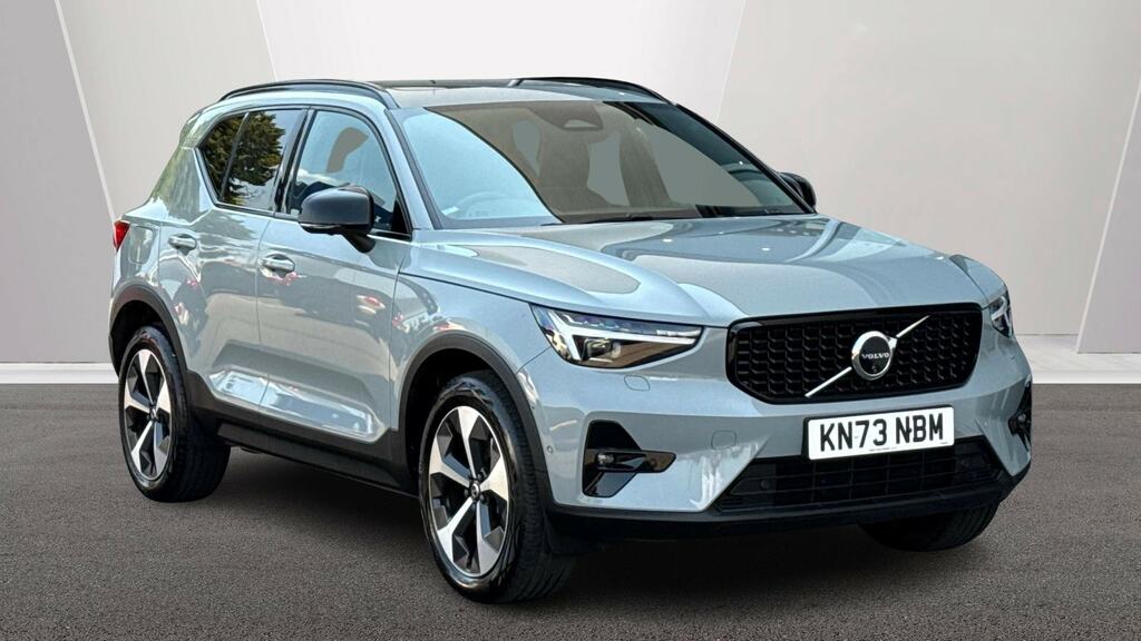Volvo XC40 2.0 B4p Ultimate Dark KN73NBM Grey