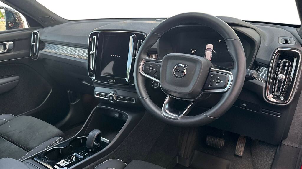 Volvo XC40 2.0 B4p Plus Dark YR24JEJ Red #5