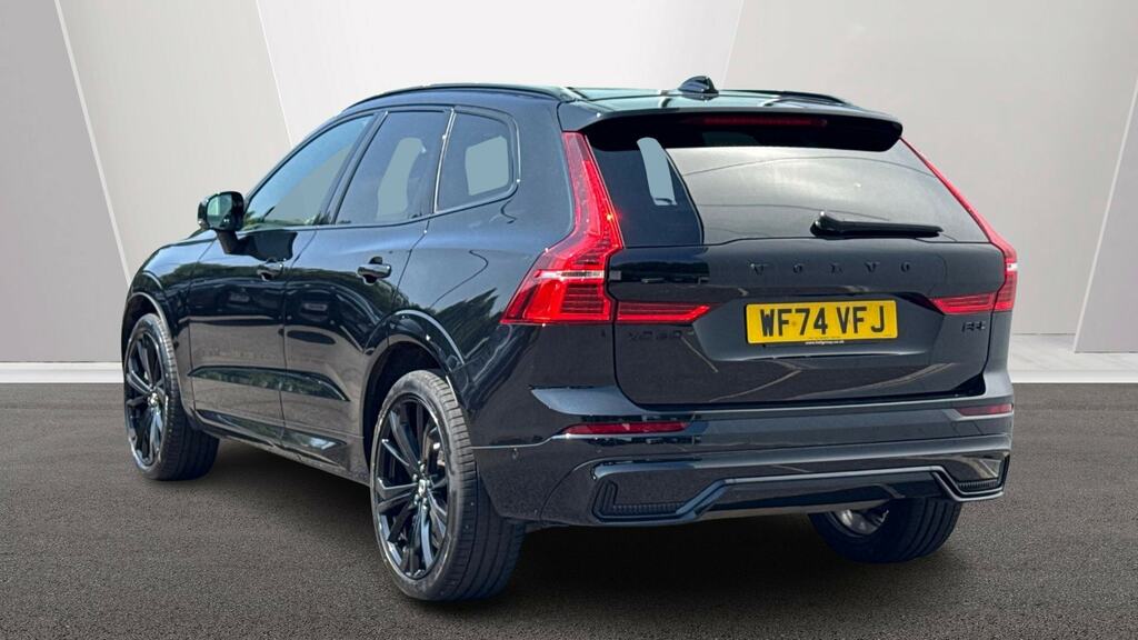 Volvo XC60 2.0 B5p Plus Black Edition Awd Geartronic WF74VFJ Black #2