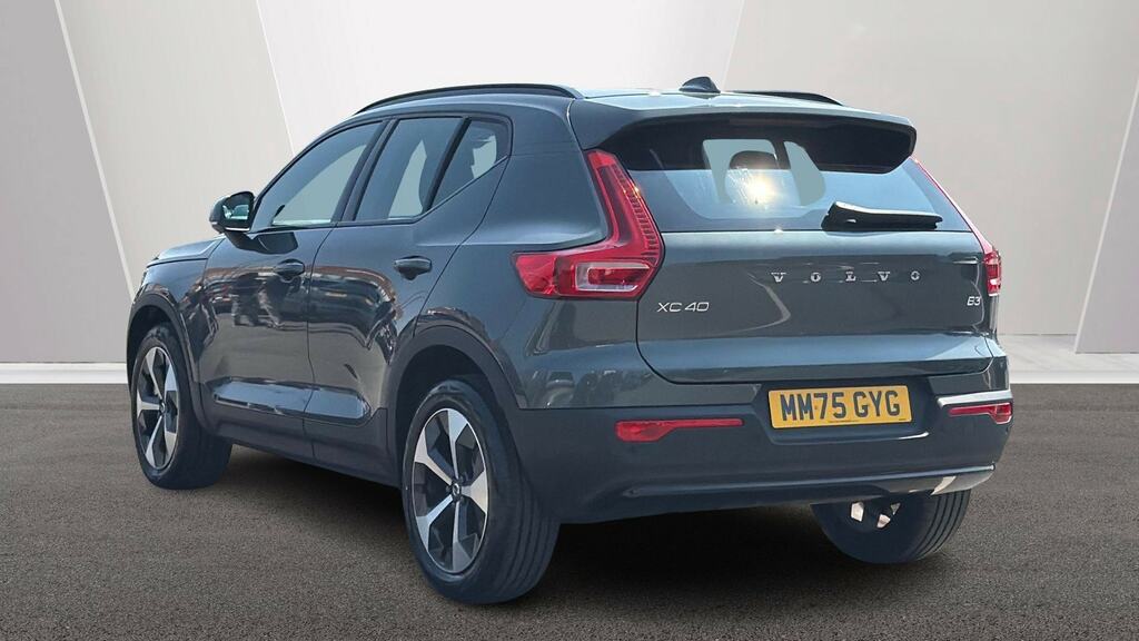 Volvo XC40 2.0 B3p Plus Dark MM75GYG Green #2