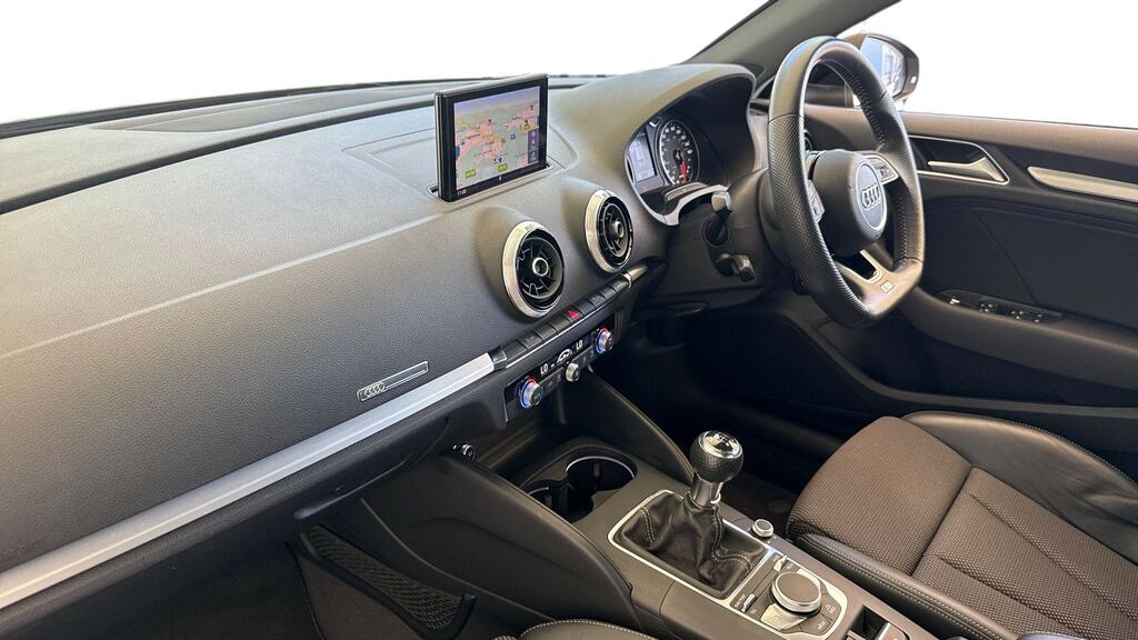 Audi A3 1.5 Tfsi S Line Black #2
