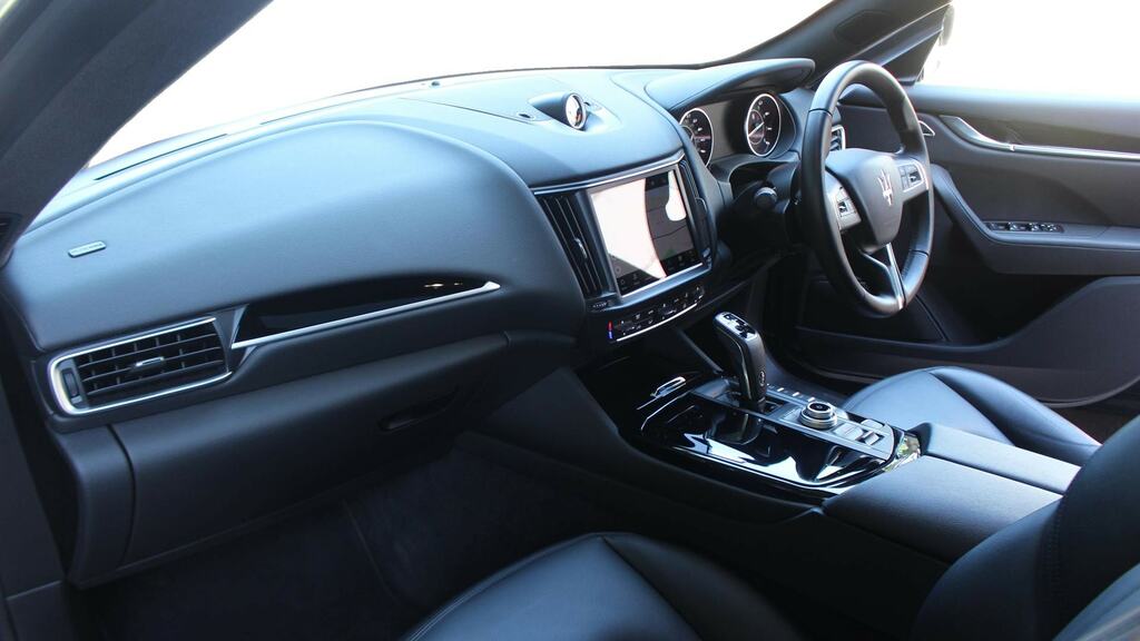 Maserati Levante 3L Sportivo Grey #9