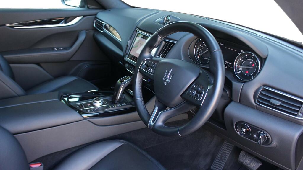 Maserati Levante Hybrid Gt Black #6
