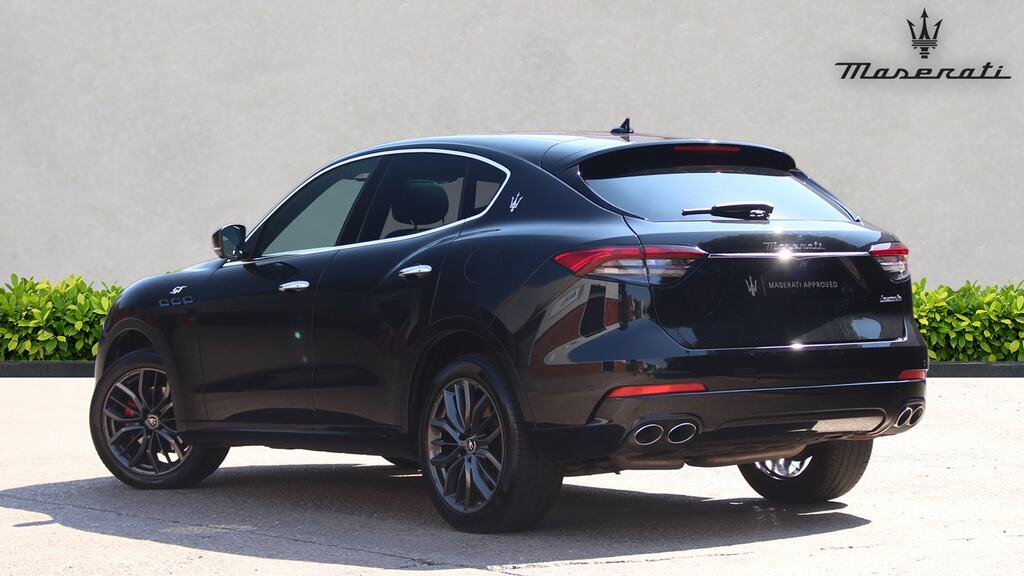 Maserati Levante Hybrid Gt Black #4