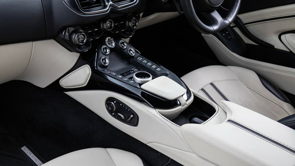 Aston Martin V8 Dbx V8 Blue #25