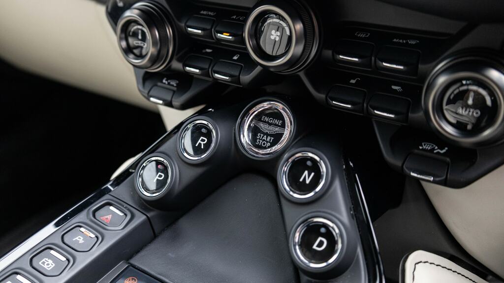 Aston Martin V8 Dbx V8 Blue #19