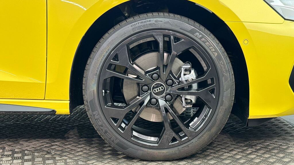 Audi A3 1.5 Tfsi E 204 Black Ed S Tronic Tech Pack Yellow #5