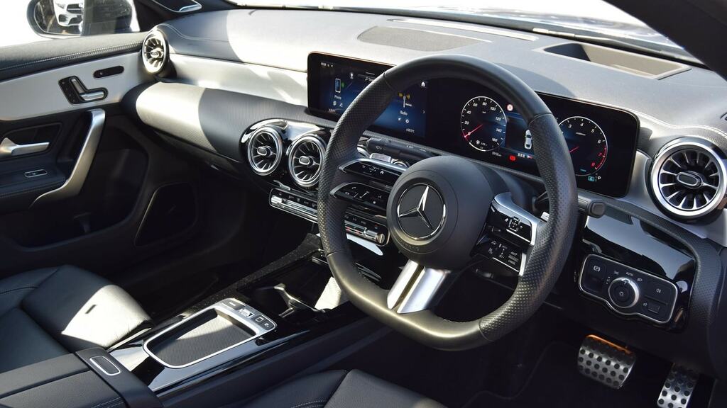 Mercedes-Benz CLA Class Cla 200 Amg Line Premium Plus Tip Blue #3