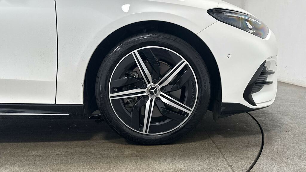Mercedes-Benz CLA Class Cla 250 200Kw Eq Tech Amg Line Ed 85Kwh KP75TZE White #5