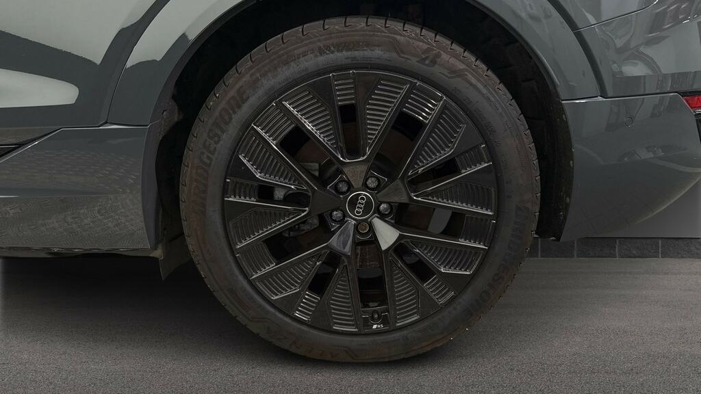 Audi Q8 e tron 250Kw 50 Quattro 95Kwh Black Ed Tech Grey #5