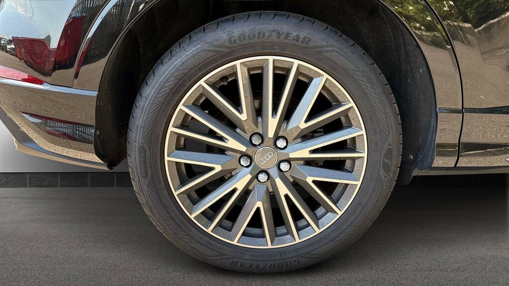 Audi Q3 35 Tfsi S Line Comfortsound Pack Black #5