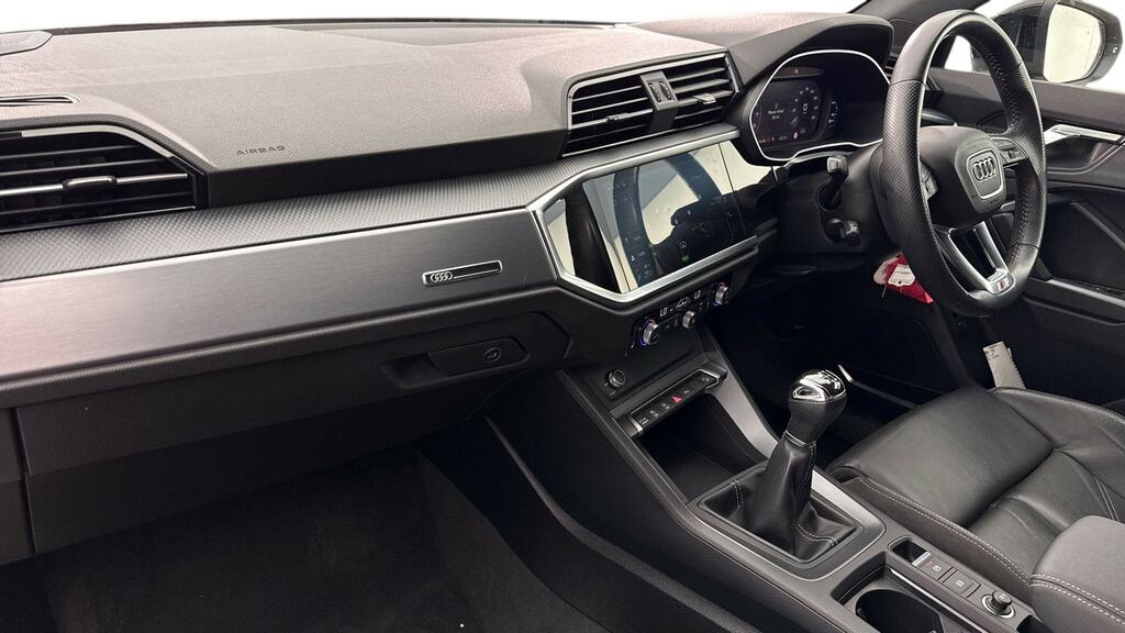 Audi Q3 35 Tfsi S Line Comfortsound Pack Black #2