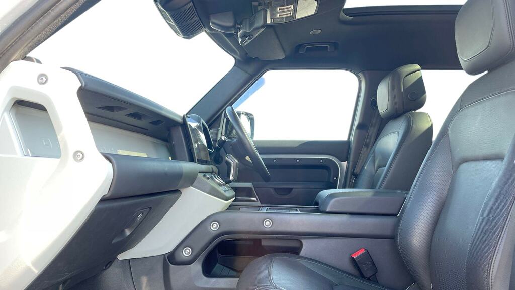 Land Rover Defender 110 3.0 D300 X-dynamic Hse 110 YN73WYS Silver #3