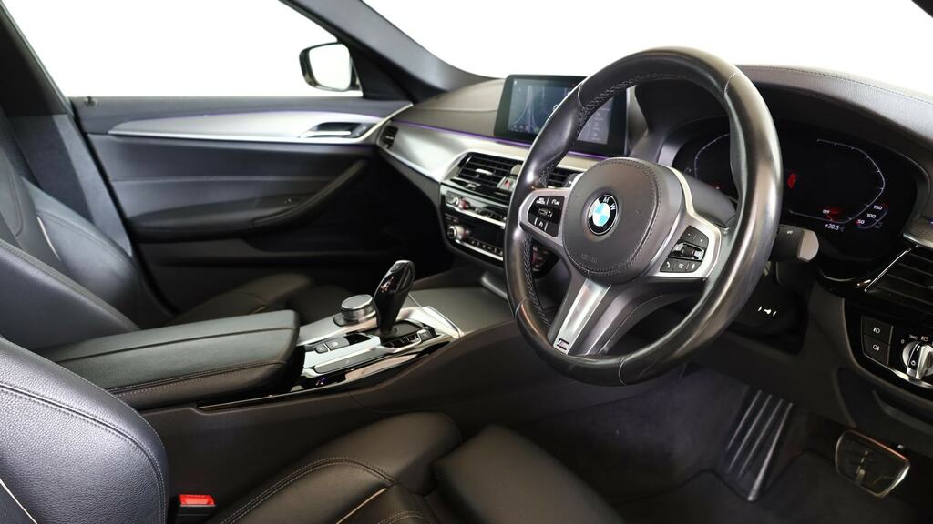 BMW 5 Series 520D Mht Xdrive M Sport White #6