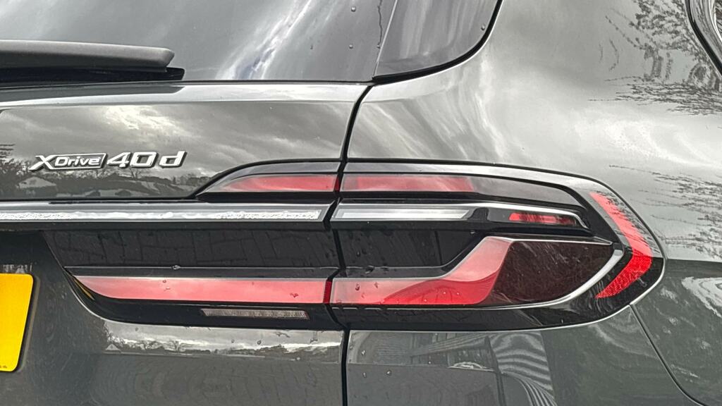 BMW X7 M50i V8 Frozen Black Edition Xdrive Euro 6 #22