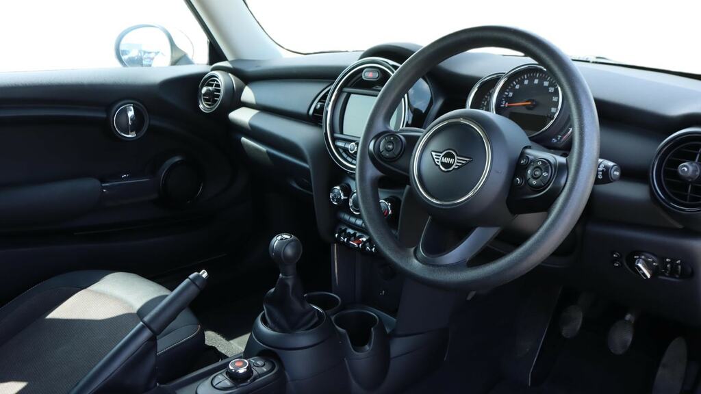 Mini Hatch 1.5 One Classic II LL19MKU White #6