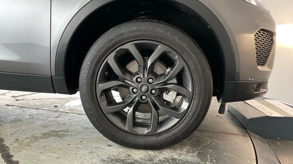 Land Rover Discovery Sport 2.0 Td4 180 Hse Black White #23