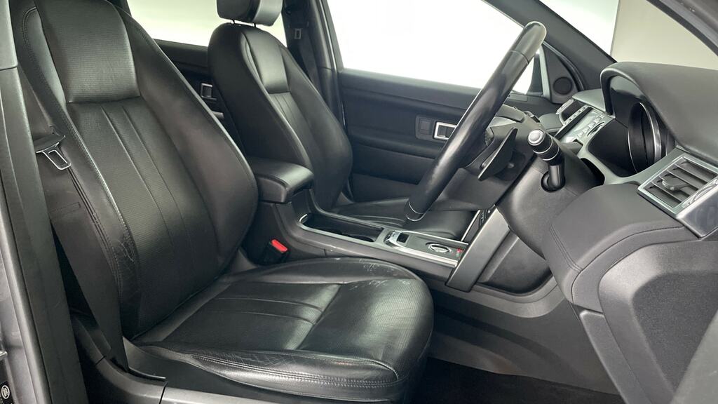 Land Rover Discovery Sport 2.0 Td4 180 Hse Black White #10