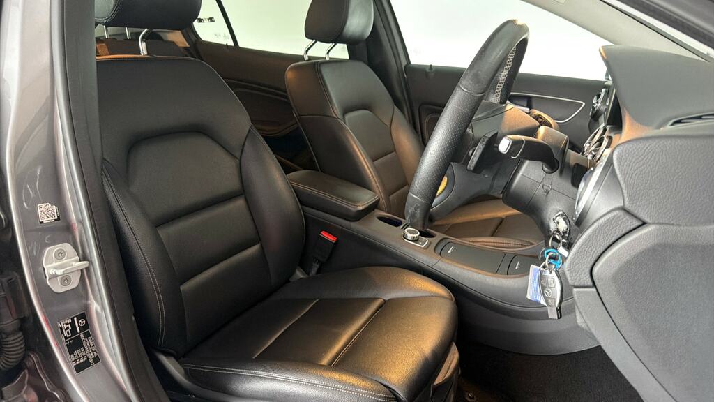 Mercedes-Benz GLA Class 200D Sport Suv 7G-dct Euro 6 Ss 136 Blue #10