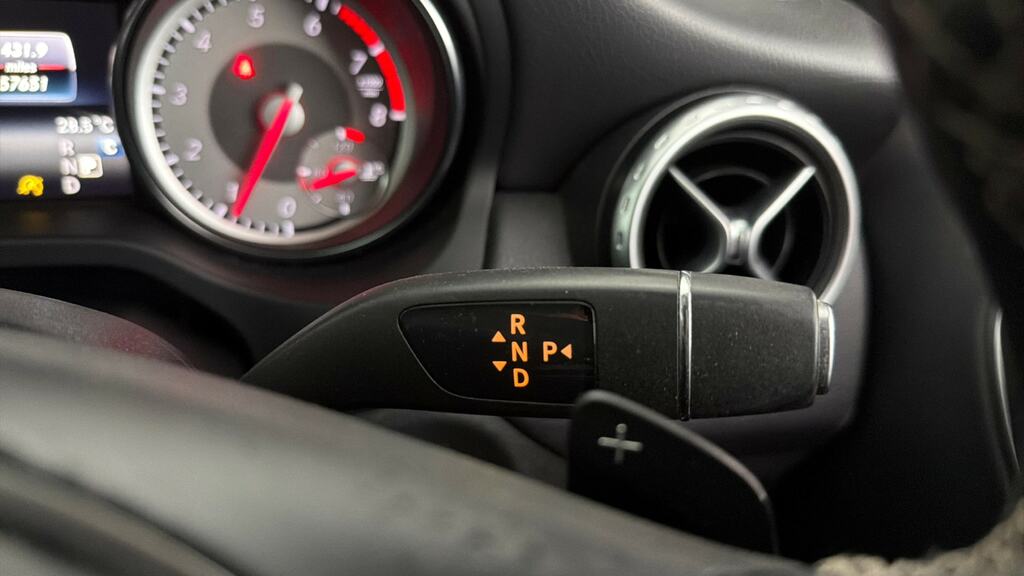 Mercedes-Benz GLA Class 200D Sport Suv 7G-dct Euro 6 Ss 136 Blue #14