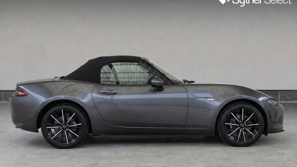 Mazda MX-5 Exclusive-line Red #8