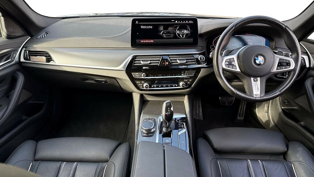 BMW 5 Series M550i Xdrive RY23LVH Blue #4