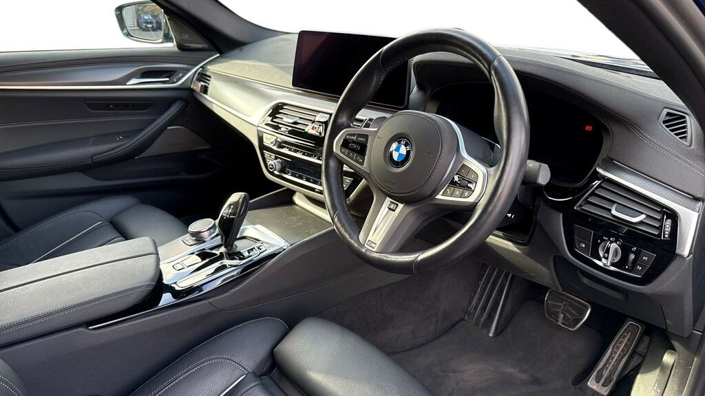 BMW 5 Series M550i Xdrive RY23LVH Blue #6