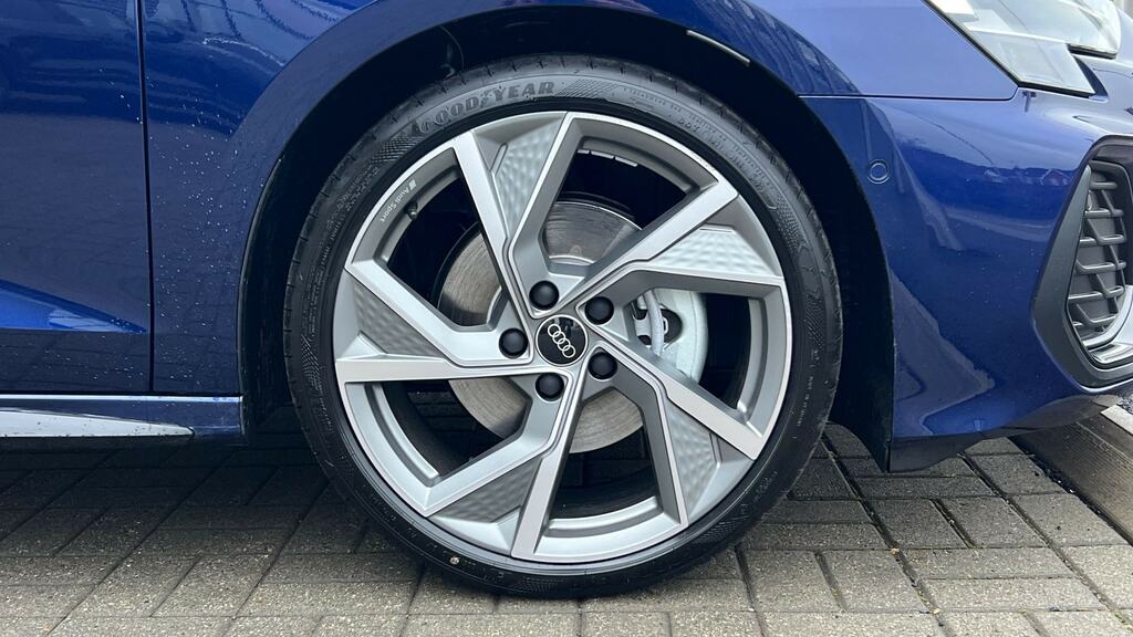 Audi A3 1.5 Tfsi 150 Black Edition S Tronic FN75AKK Blue #5