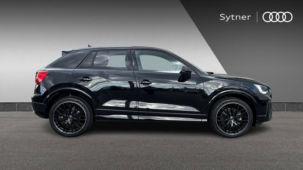Audi Q2 35 Tfsi Black Edition S Tronic Tech FN75AJO Black #4
