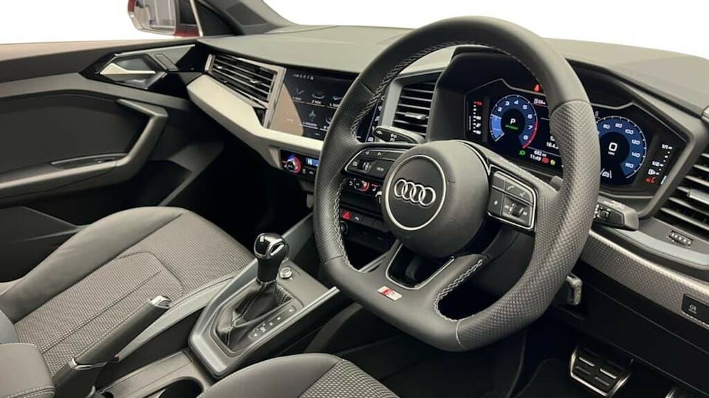 Audi A1 35 Tfsi Black Edition S Tronic RK23LOA Red #6