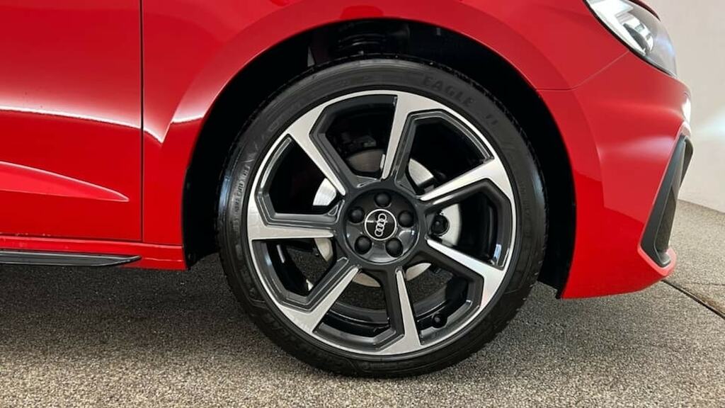 Audi A1 35 Tfsi Black Edition S Tronic RK23LOA Red #5