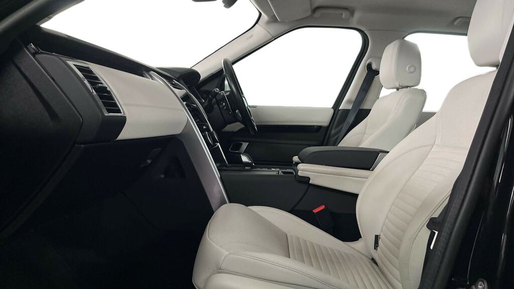 Land Rover Discovery 3.0 D300 S Black #3