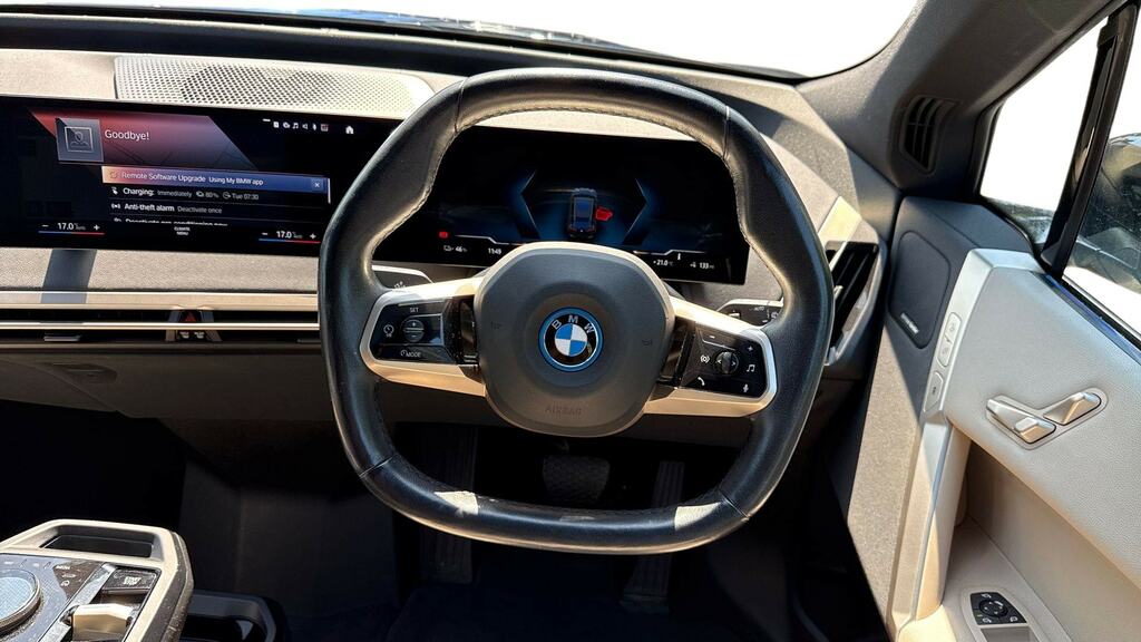 BMW iX 240Kw Xdrive40 M Sport Edition 76.6Kwh LL72XUN Black #5