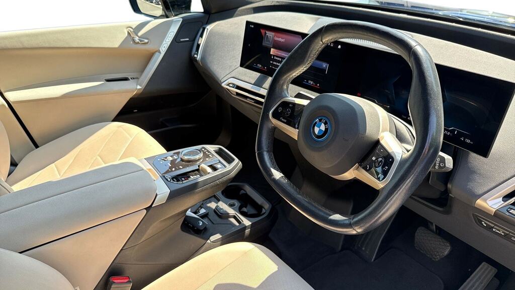 BMW iX 240Kw Xdrive40 M Sport Edition 76.6Kwh LL72XUN Black #6
