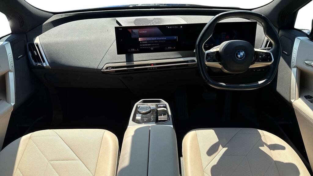 BMW iX 240Kw Xdrive40 M Sport Edition 76.6Kwh LL72XUN Black #4