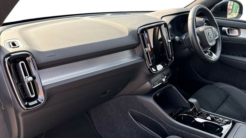 Volvo XC40 2.0 B3p Plus Black Edition MJ75ZTV Black #4