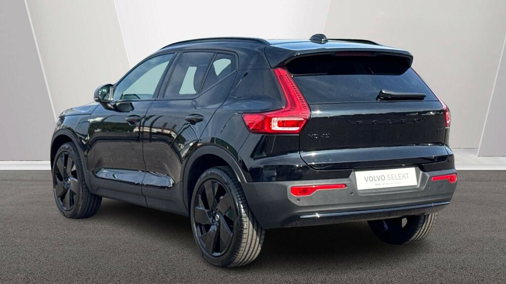 Volvo XC40 2.0 B3p Plus Black Edition MJ75ZTV Black #2