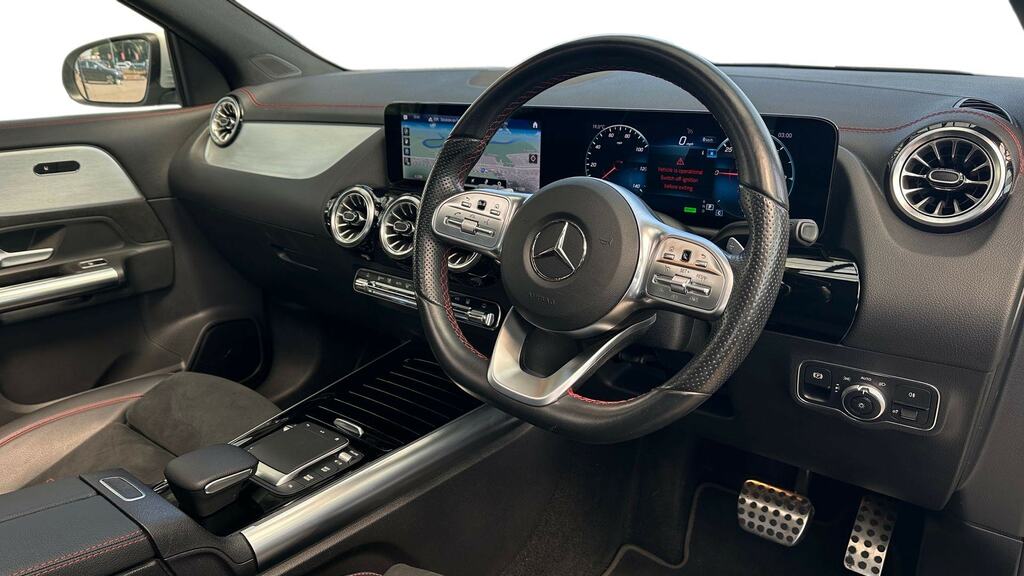 Mercedes-Benz EQA Eqa 250 140Kw Amg Line Premium 66.5Kwh White #3