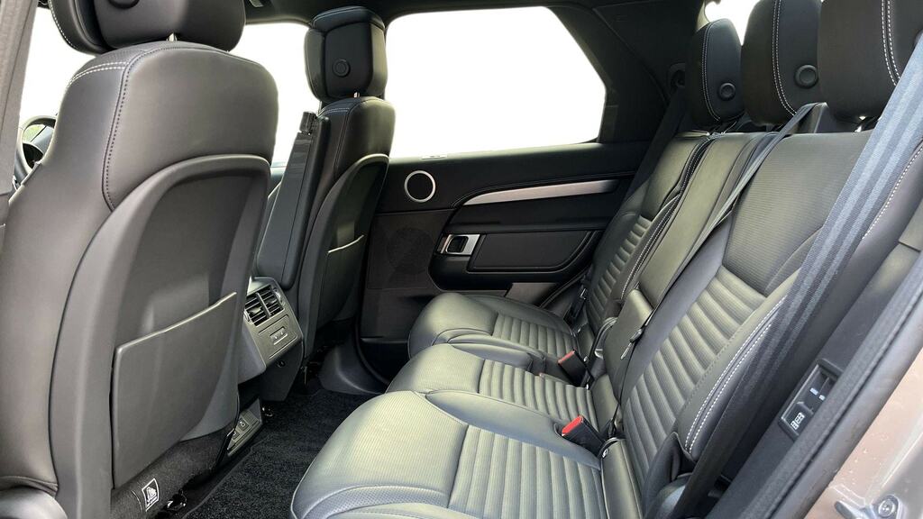 Land Rover Discovery 3.0 D350 Dynamic Hse KT74EPN Brown #4