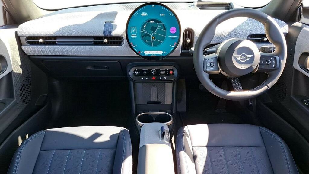 Mini Hatch 1.5 C Exclusive Level 1 YE75XBD Black #4