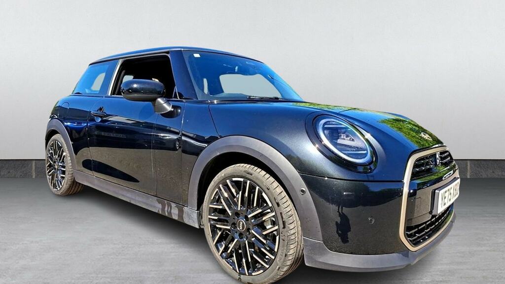 Mini Hatch 1.5 C Exclusive Level 1 Black
