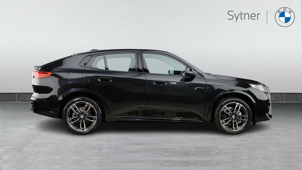 BMW iX2 150Kw Edrive20 M Sport 65Kwh BJ26URU Black #3